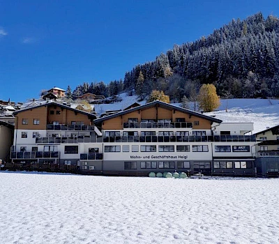 Wohn- und Geschäftshaus Heigl in Großarl mit Fassadenbau